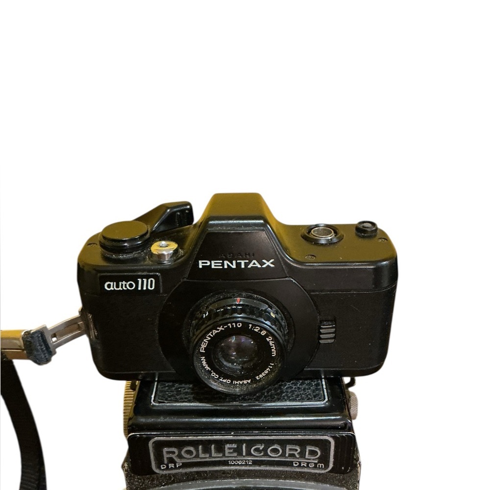 Pentax Auto 110  Asahi.  Camera.  Excellent.